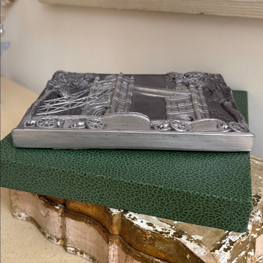 MARCUS DESIGNS London Tower Bridge Handmade in England Wall Relief - Picture 7 of 12